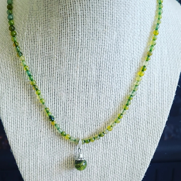Green agate necklace - Picture 3 of 5
